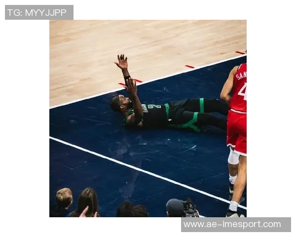 杰伦布朗表现低迷14投6中仅得12分5助攻失误5次正负值惨淡并列最低