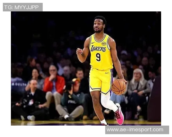 夸梅直言布朗尼在大学表现平平不及部分高中球员的潜力与实力